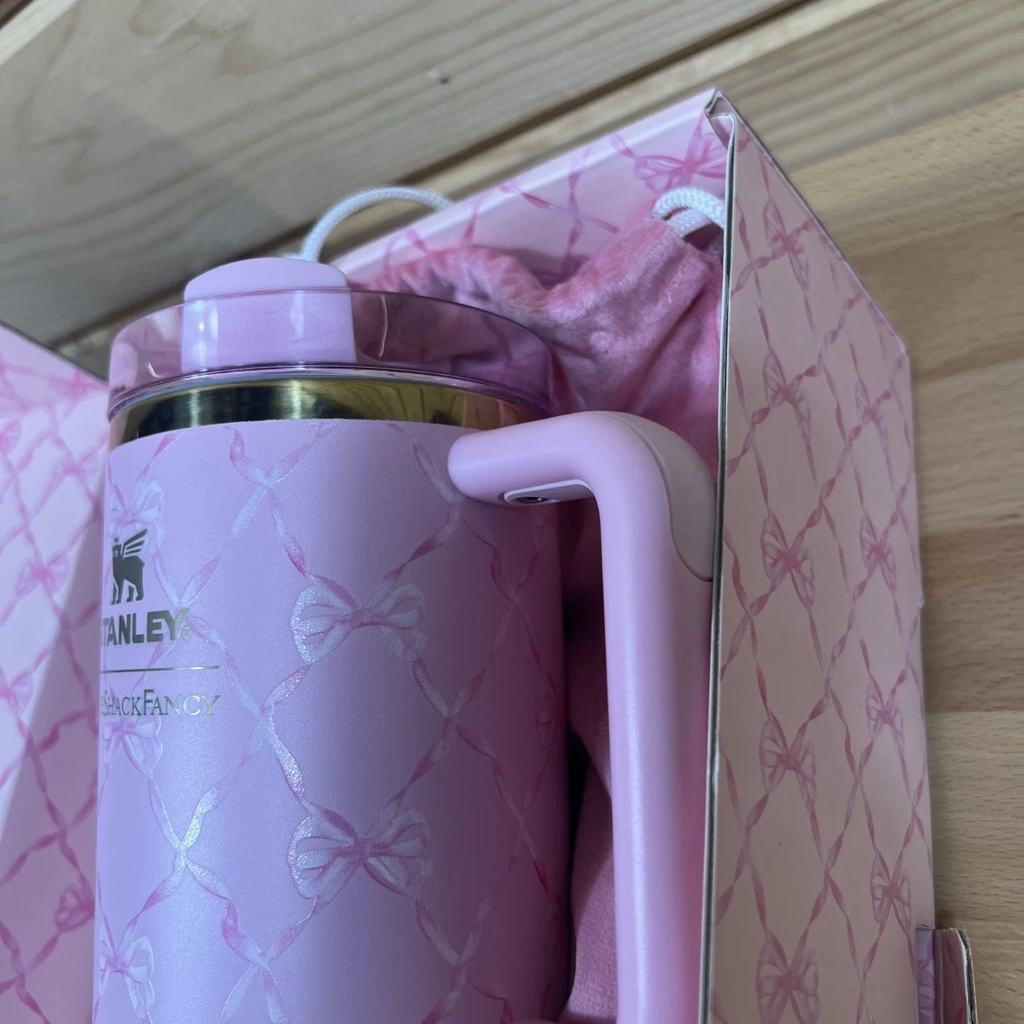 Stanley 1913 x Love Shack Fancy Baby Bow Pink Peppermint 40oz Holiday Quencher